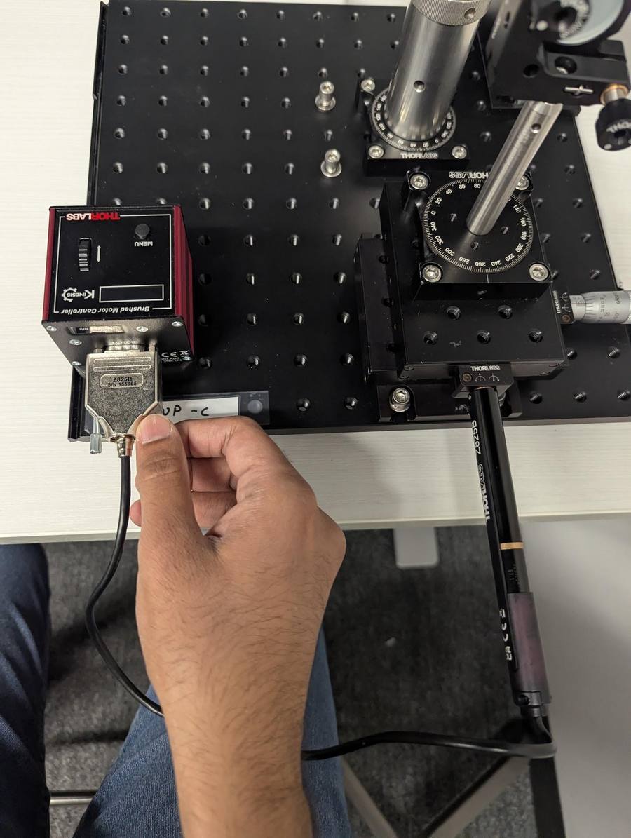 Plugging motor into the KDC101